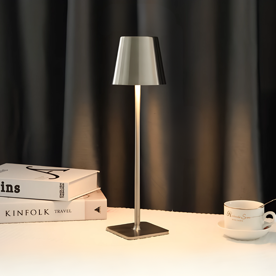 LumiGlow Tischlampe – Wiederaufladbare LED Lampe – Dimmbar für stilvolle Lichtstimmung drinnen & draußen