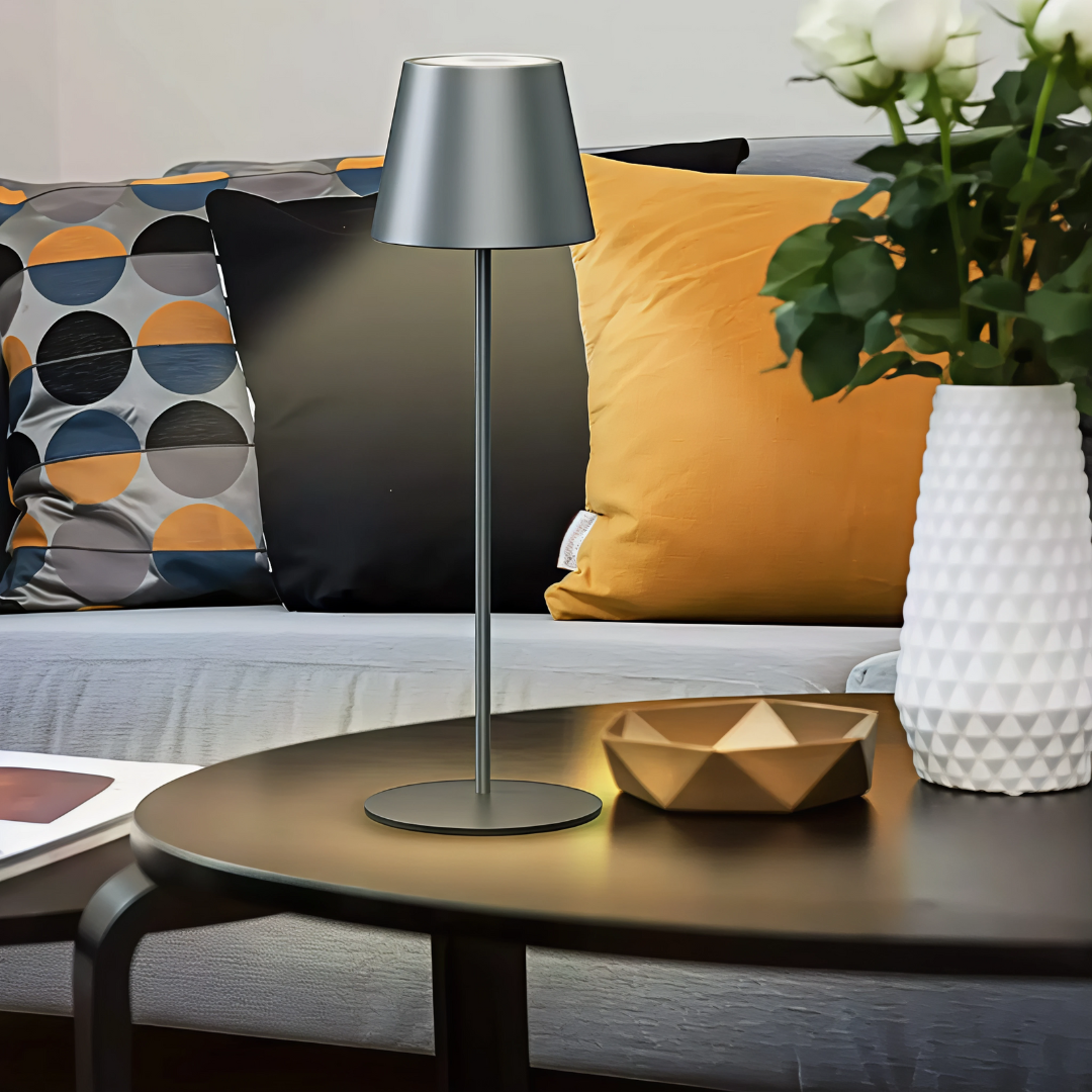 LumiGlow Tischlampe – Wiederaufladbare LED Lampe – Dimmbar für stilvolle Lichtstimmung drinnen & draußen