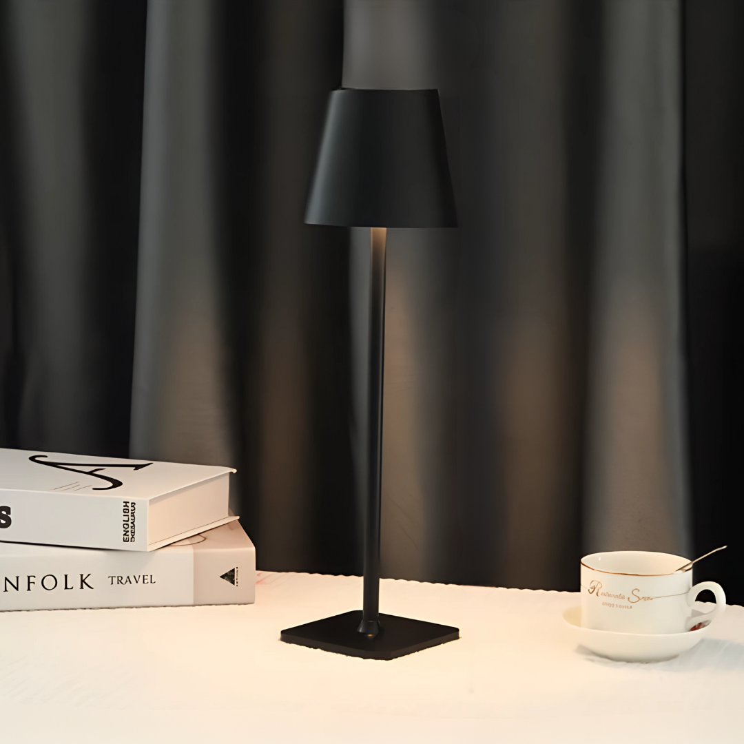 LumiGlow Tischlampe – Wiederaufladbare LED Lampe – Dimmbar für stilvolle Lichtstimmung drinnen & draußen