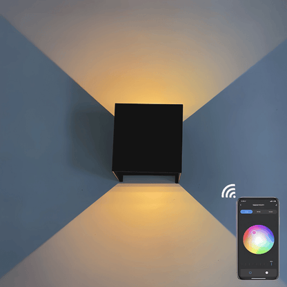 LumaCube Wandleuchte -  RGB & Weißlicht mit App-Steuerung - dimmbar, wasserdicht & mit Bewegungssensor
