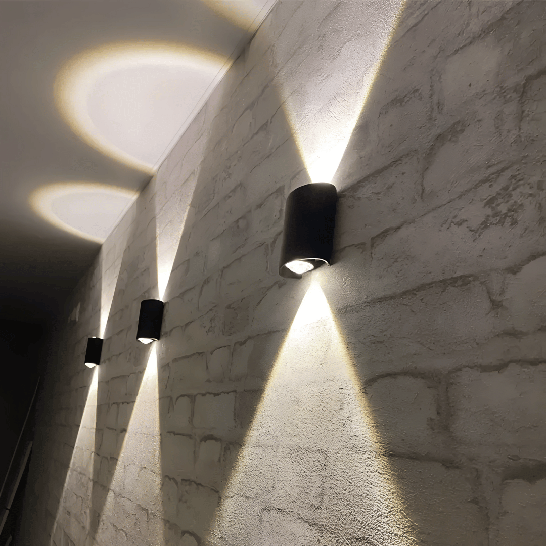 LumaGlow Wandlampe - Wiederaufladbare LED Innenlampe & Außenlampe - dimmbar & wetterfest für stimmungsvolles Licht