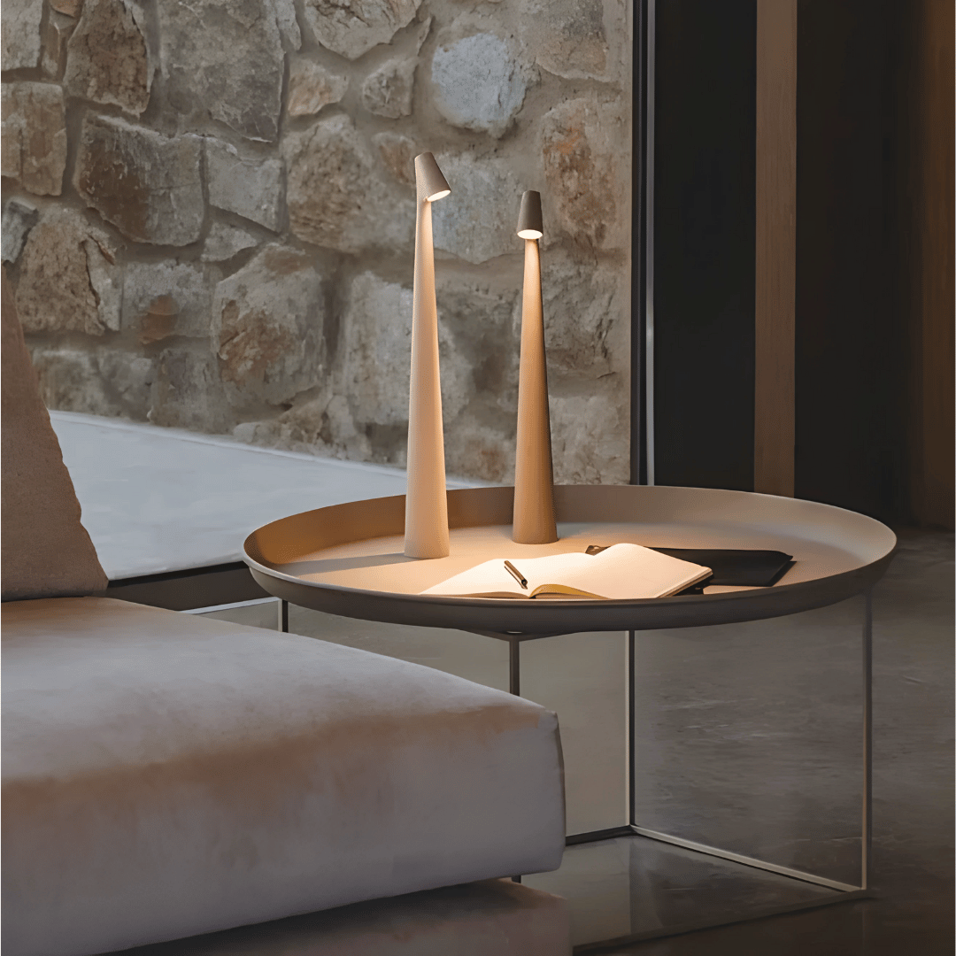 NordicGlow Tischlampe – Kabellose dimmbare LED Designlampe im skandinavischen Stil